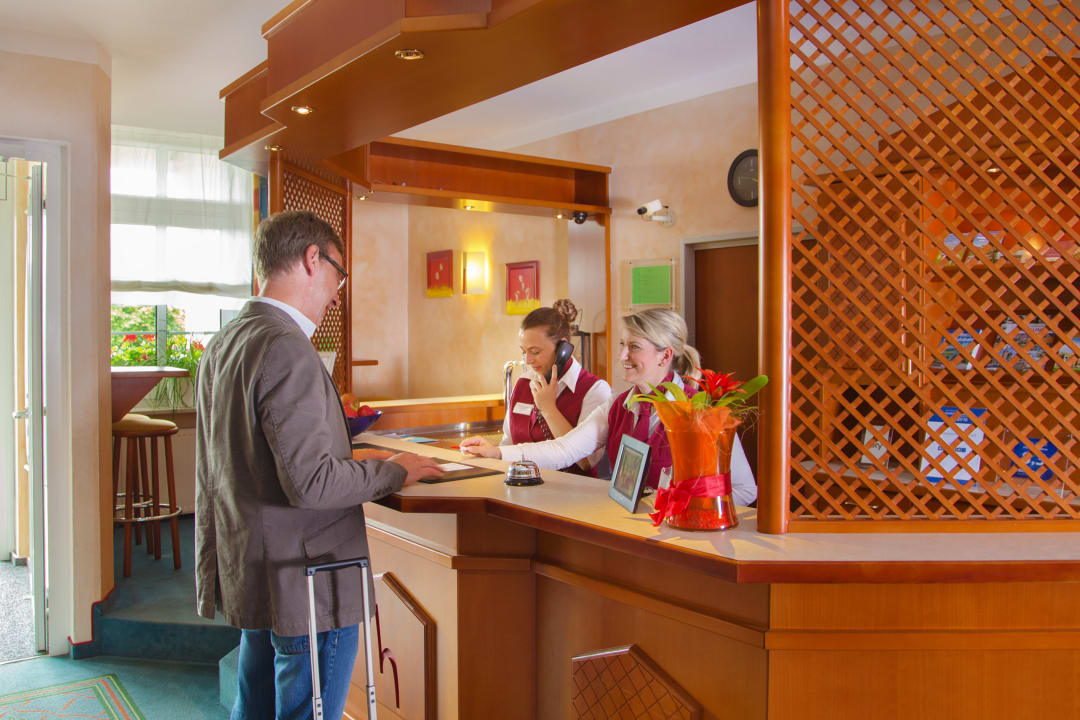 Lobby Montana Hotel Kassel-Süd