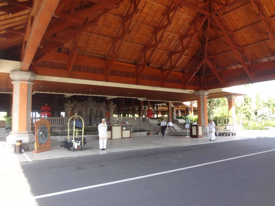 Eingang Ayodya Resort Bali