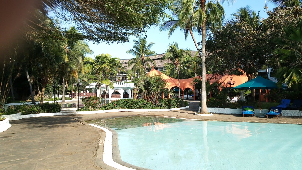Pool Hotel Southern Palms Beach Resort