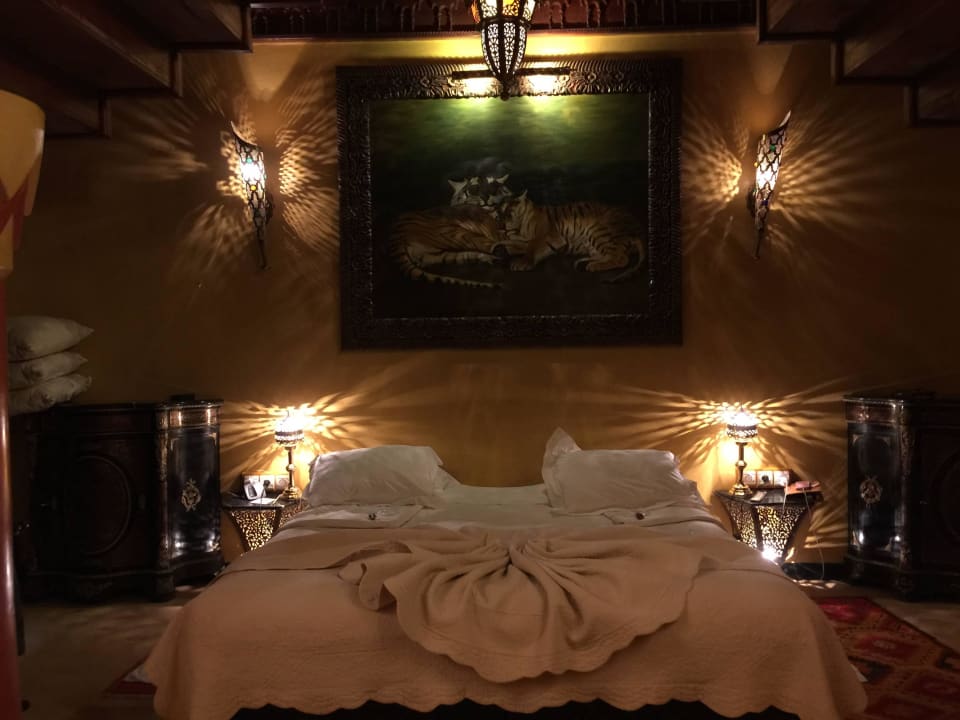 Bett der "Tigre" Suite Hotel La Sultana Marrakech