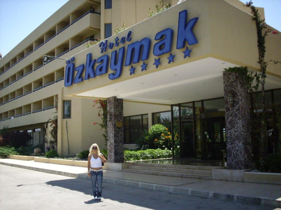 Eingang Özkaymak Incekum Hotel