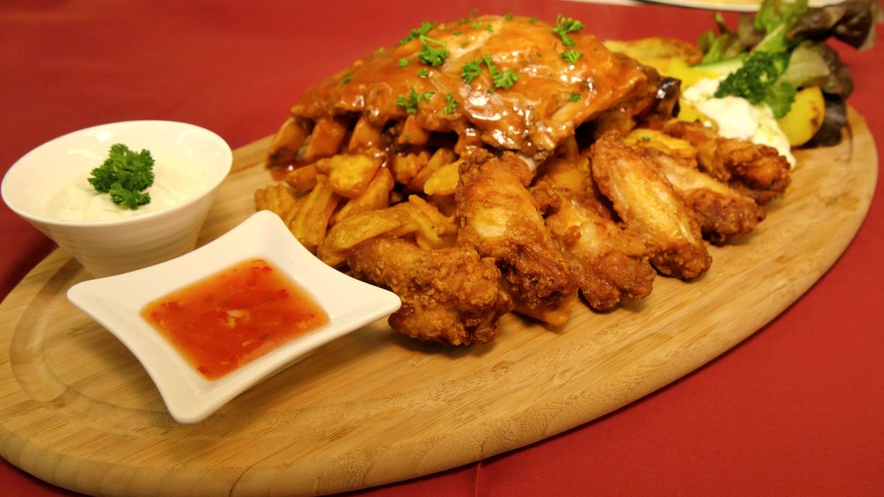 Gaumenfreuden aus unserem Pizz Pub Hotel Kohlerhof