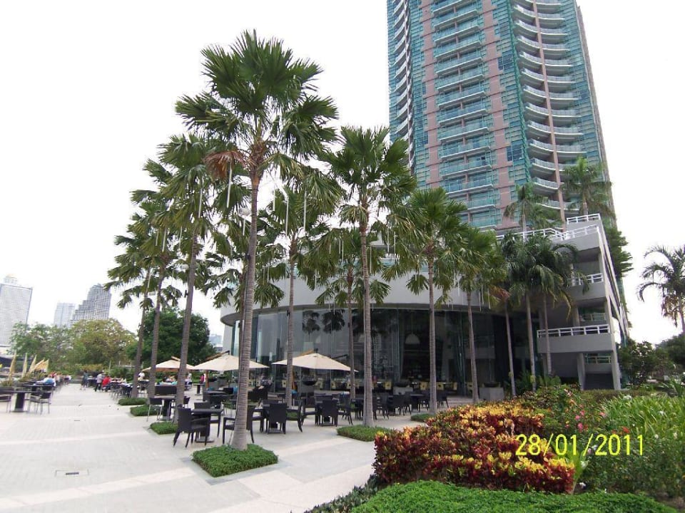 Außenterrasse Chatrium Hotel Riverside Bangkok