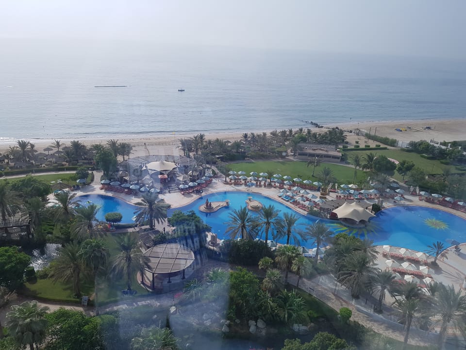 Ausblick Hotel Le Meridien Al Aqah Beach Resort