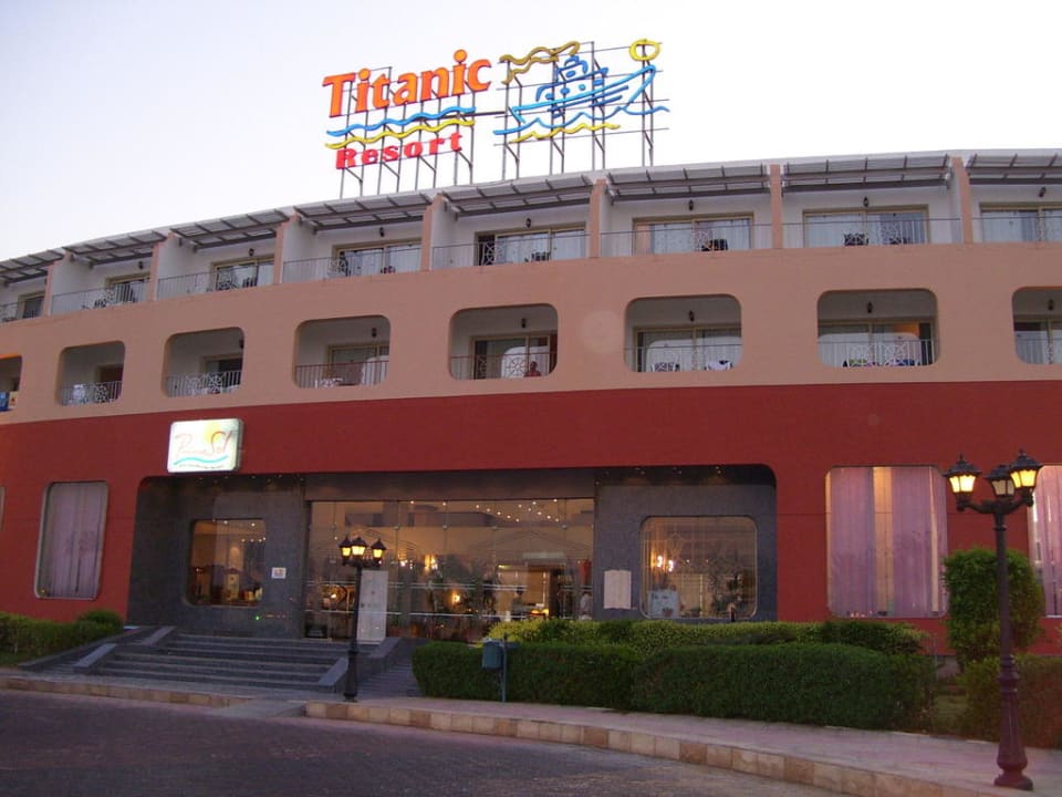 Vorderansicht Hotel Titanic Resort & Aqua Park