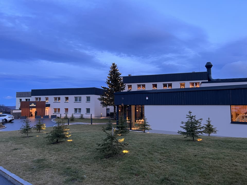 Außenansicht Elldus Resort - Familotel Erzgebirge