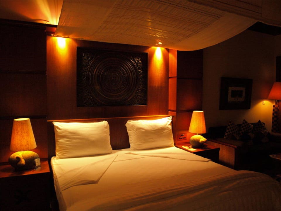 King-Size-Bett Pool Villa Club