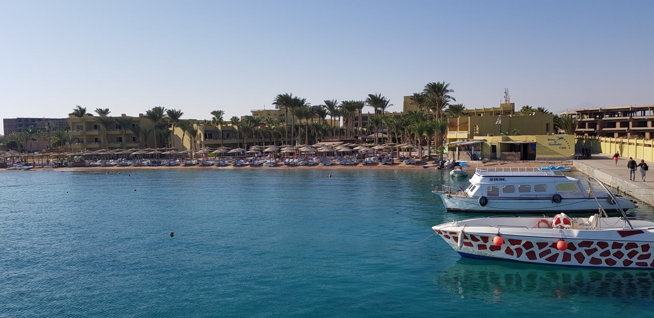 Strand Palm Beach Resort