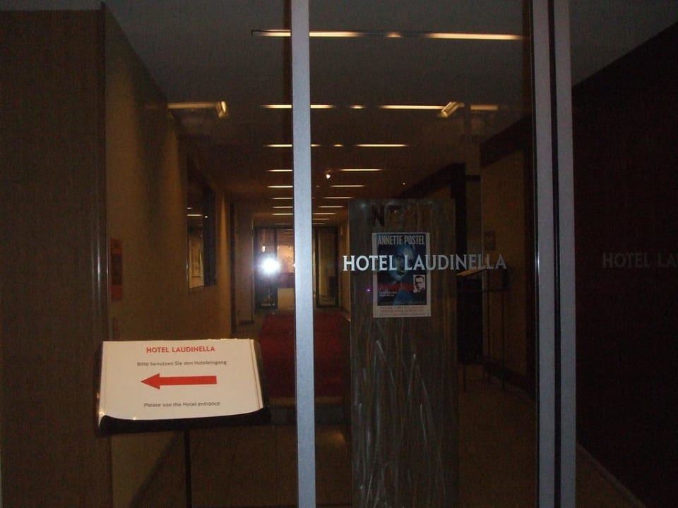 Eingang zum Hotel Laudinella auf der Nordseite Hotel Laudinella