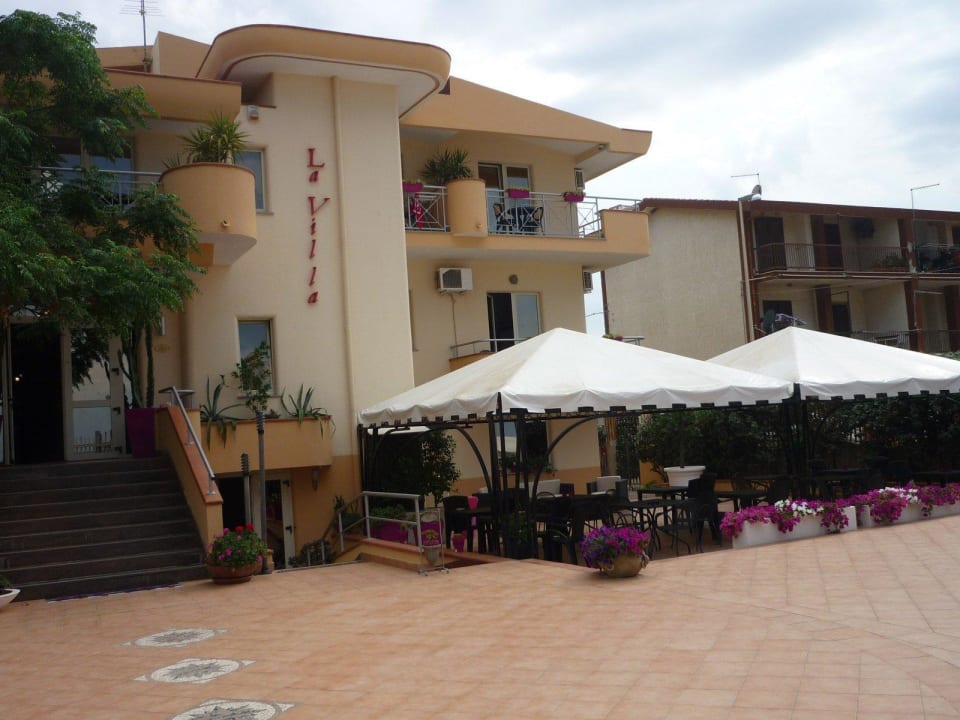 Hotelfront Hotel La Villa