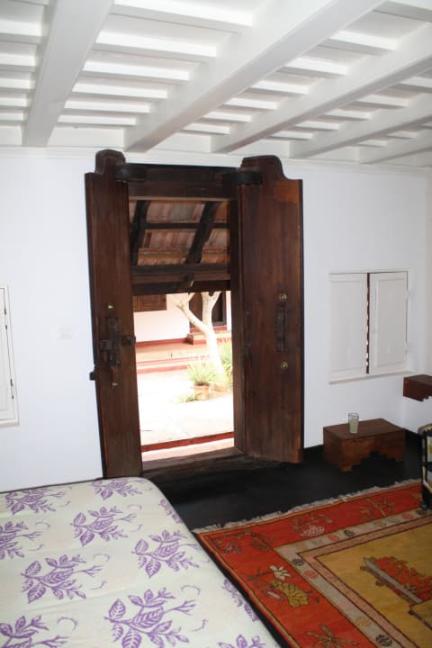 Blick aus der Tür in den Innenhof Hotel Rajakkad Estate