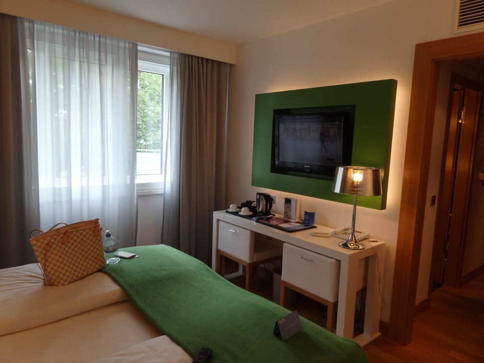 Schicke Einrichtung Hotel NH Frankfurt Messe