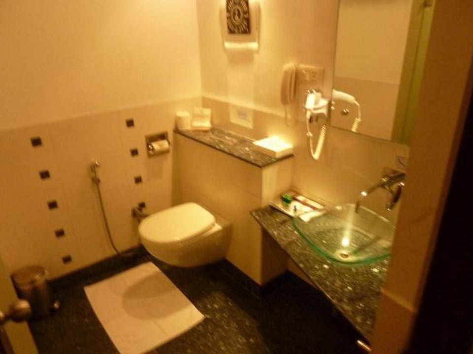 Sauberes Badezimmer Hotel Atithi