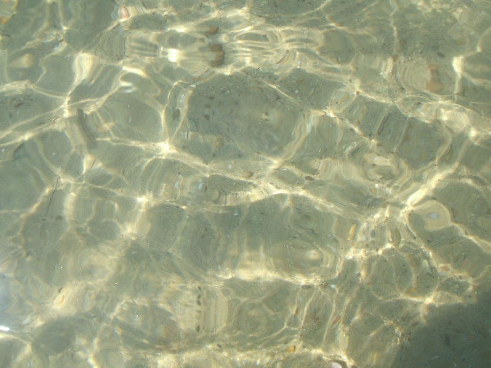 Sehr klares Wasser Dar Khayam