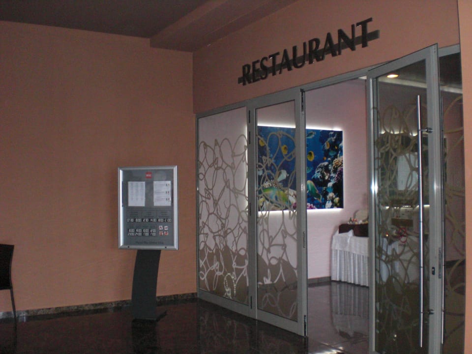 Eingang zum großen Restaurant SH Dolce Vita