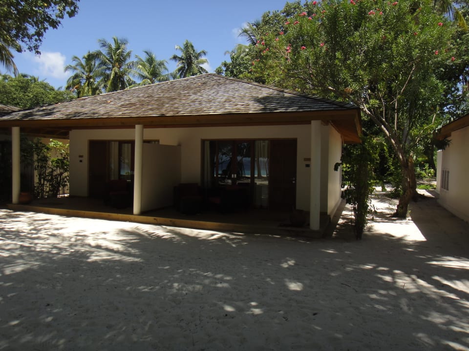 Unser Bungalow Vilamendhoo Island Resort & Spa
