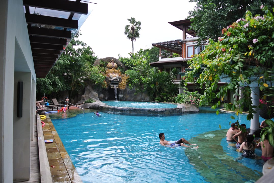 Poolbar Padma Resort Legian