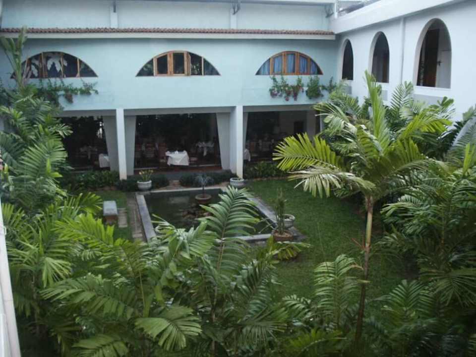 Innenhof Hotel Club Palm Garden