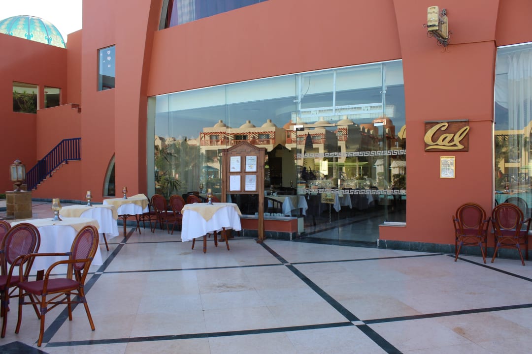 Cal Titanic Beach Spa & Aqua Park