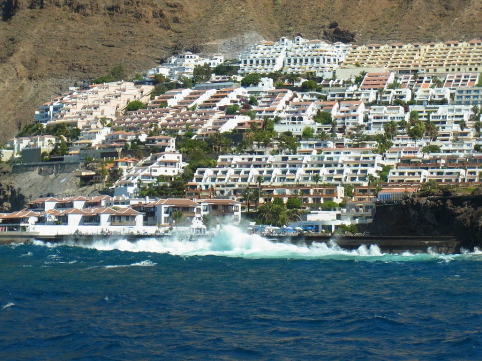 Blick vom Atlantik auf Puerto de Santiago Barceló Santiago - Adults Only