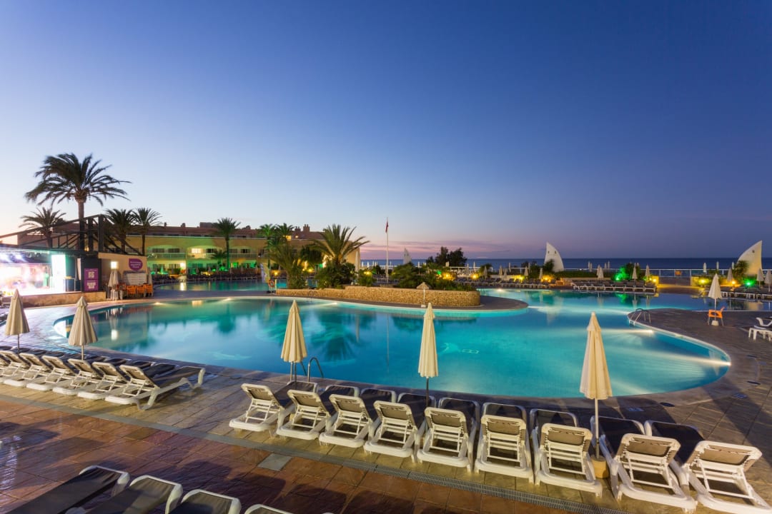 Pool Sirenis Seaview Country Club