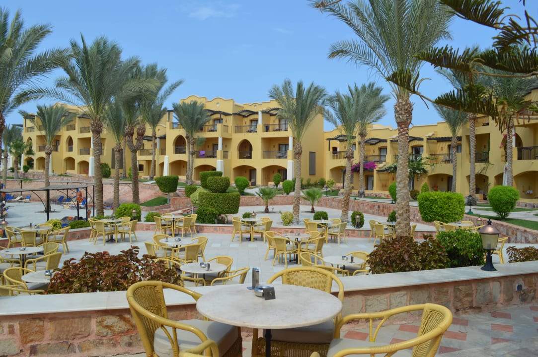 Die Terrasse, wo es abends sehr gemütlich ist :) Jaz Solaya