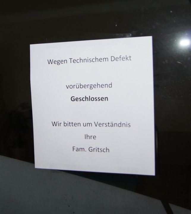 Tür des Hallenbades Hotel Bergland-Hof