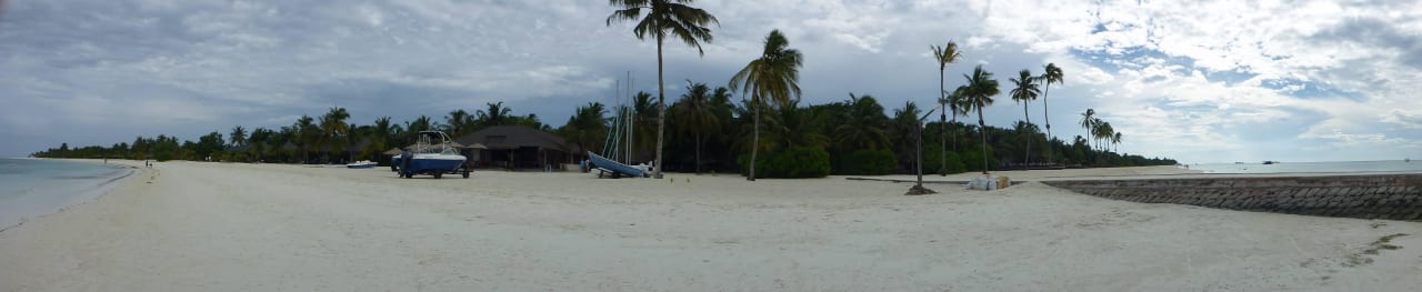 Panoramabild von Südseite (Steg) Kuredu Island Resort & Spa