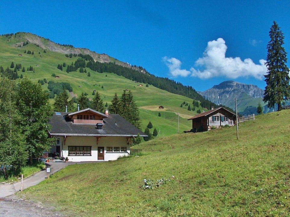 Seitenansicht Hotel Restaurant Steinbock