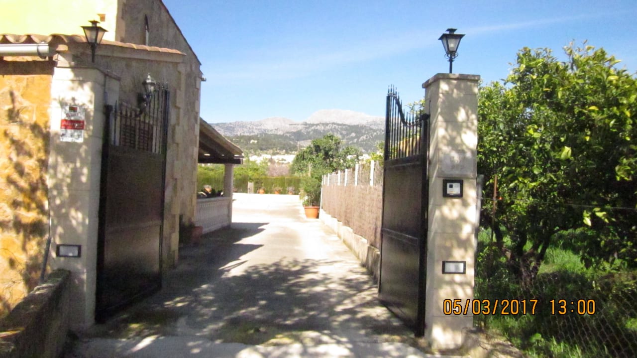 Zufahrt zum Hof  Finca Cas Pec