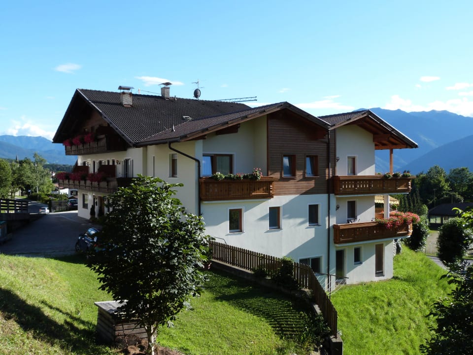 Blick Richtung Tal  Pension Volgger