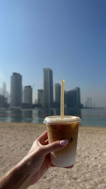 Strand voco Dubai The Palm by IHG