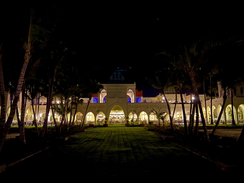 Außenansicht Hotel Riu Karamboa