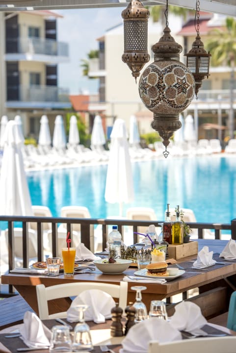 Pool Barut B Suites