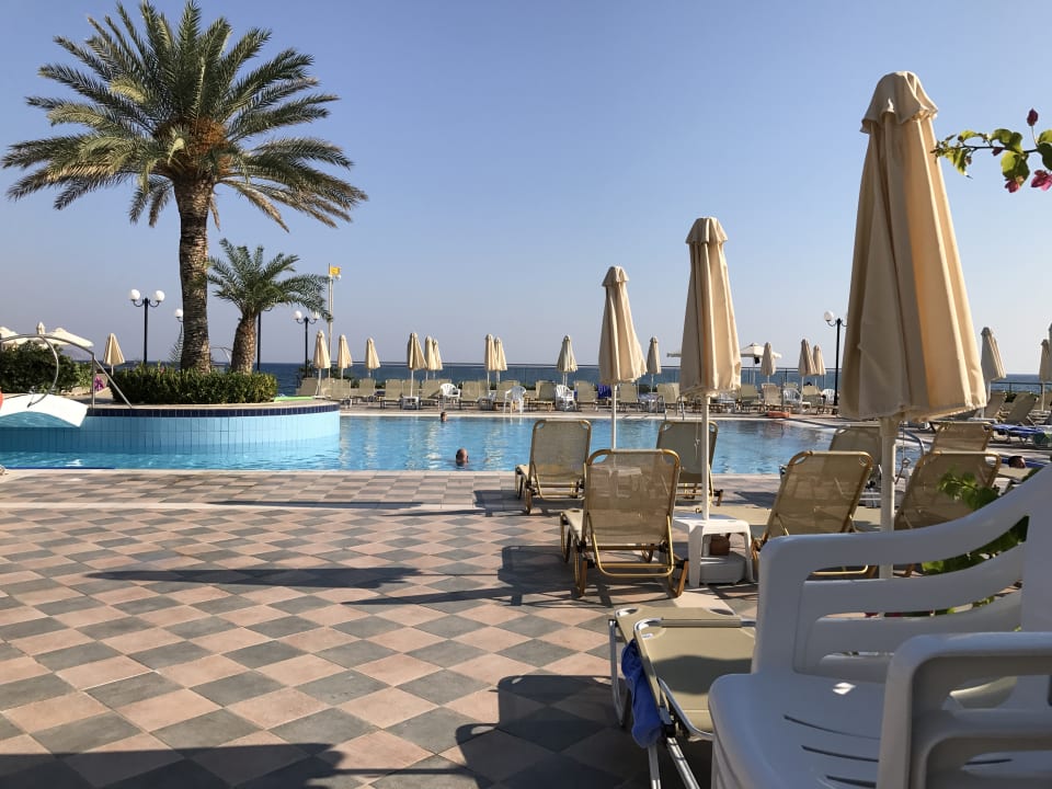 Pool Hydramis Palace Beach Resort