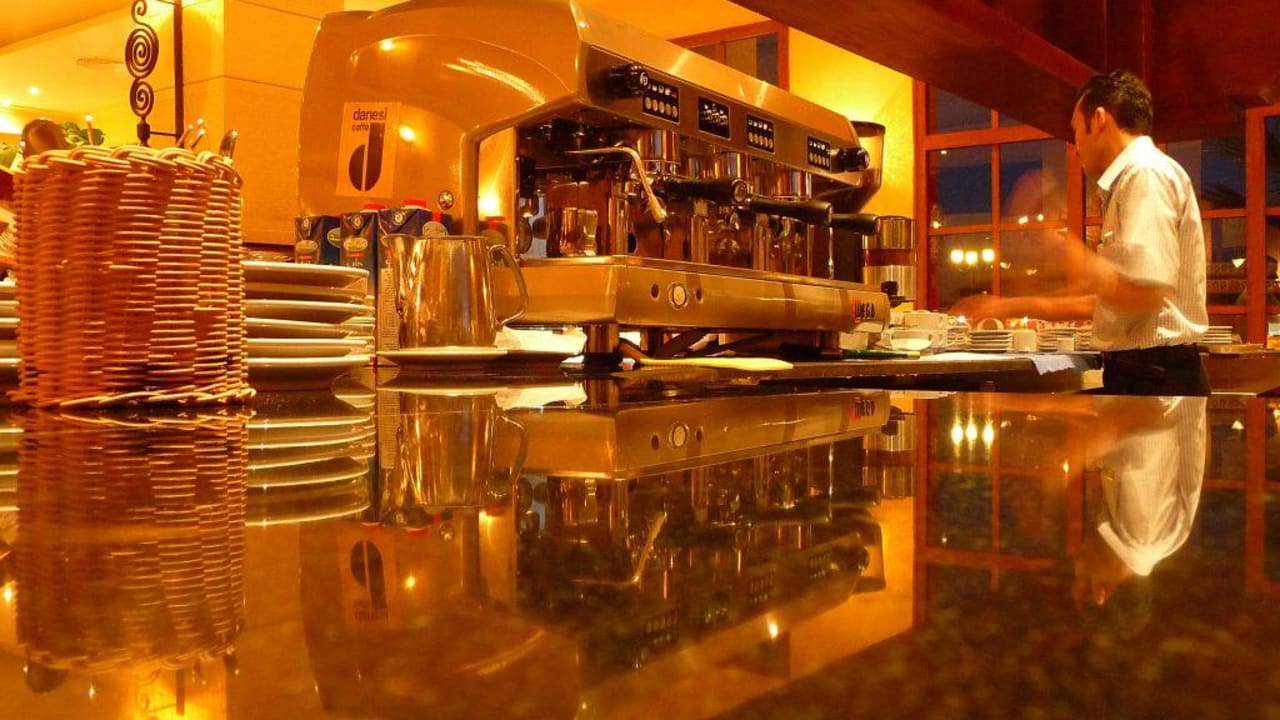 Esspressobar in der Lobby Pickalbatros Aqua Park Resort - Hurghada