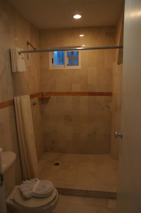 Dusche und WC Hotel Illusion Boutique