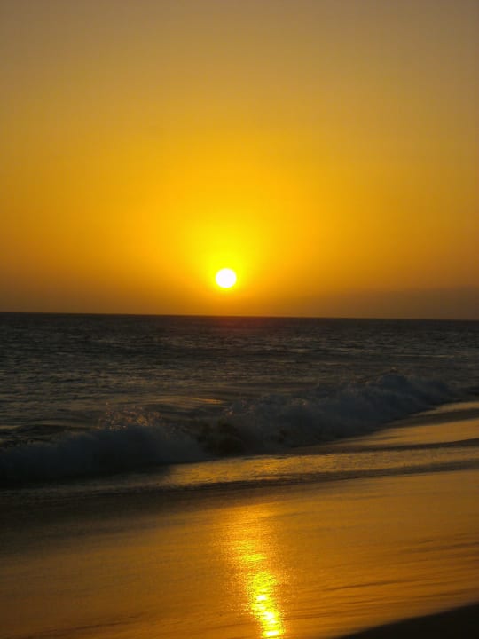 Hotelstrand bei Sonnenuntergang Hotel Riu Touareg