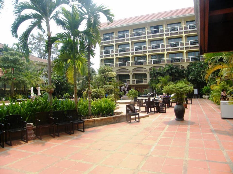 Gebäuderückseite mit Garten/Pool Prince D'Angkor Hotel & Spa