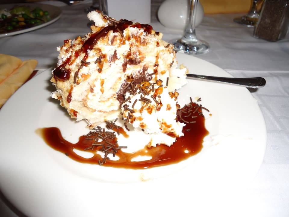 Köstliche Torten und Eis Sol Luna Bay