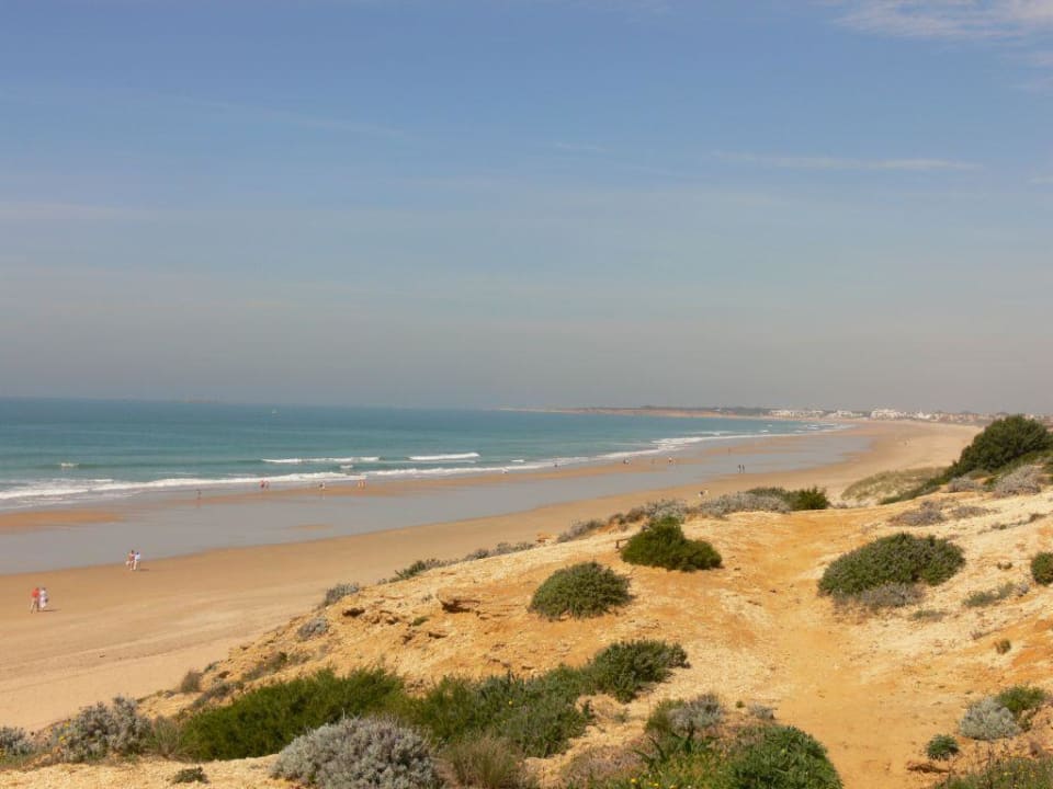 Der schöne Strand Ilunion Sancti Petri