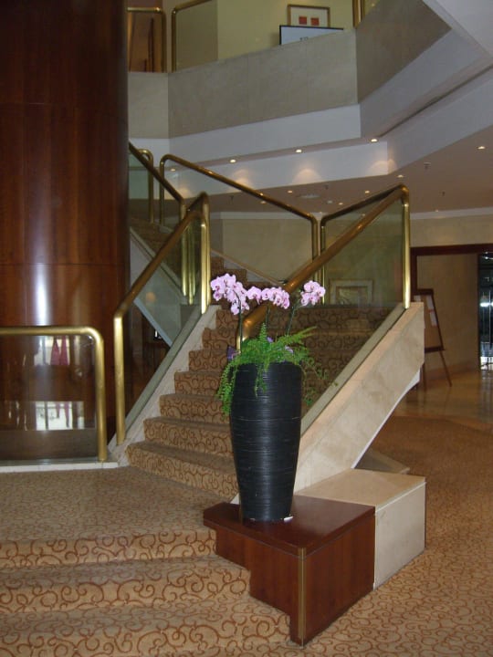 Treppenaufgang zu den beiden Restaurants Grand Hotel Prague Towers