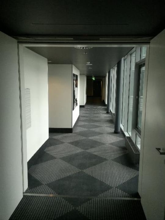 Hotelflur Mövenpick Hotel Stuttgart Airport