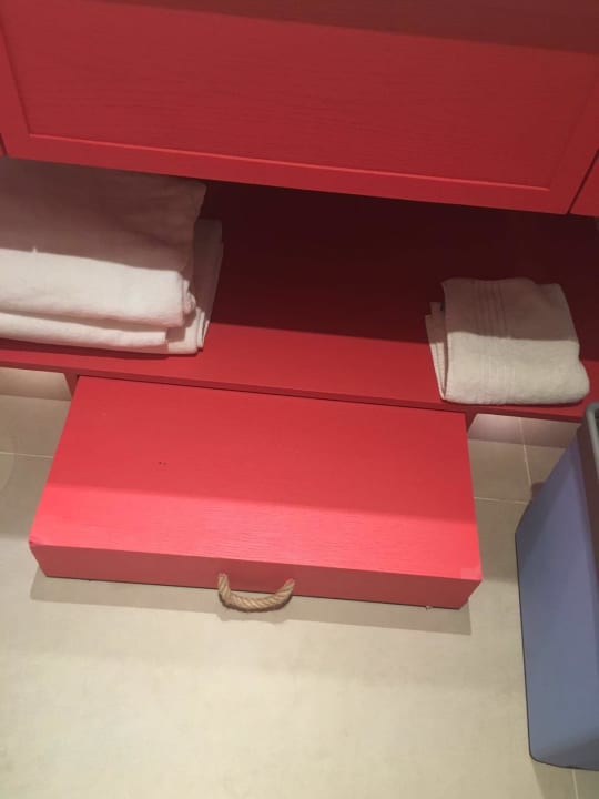 Kindertreppe am Waschbecken The Land of Legends Kingdom Hotel