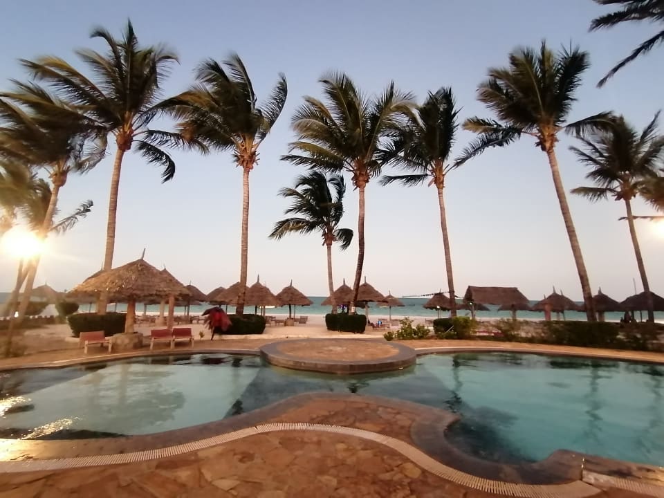 Pool AHG Waridi Beach Resort & Spa