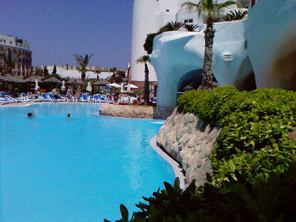 Poolanlage mit Wasserfall db San Antonio Hotel + Spa