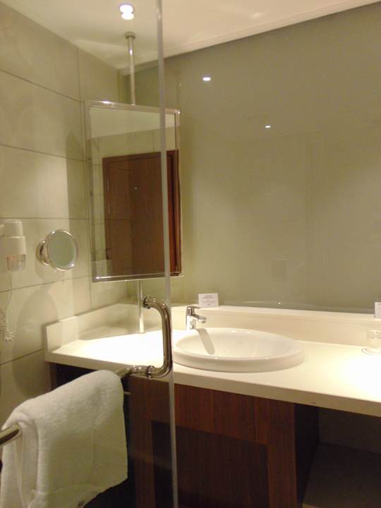 Zimmer Crowne Plaza Nairobi Airport