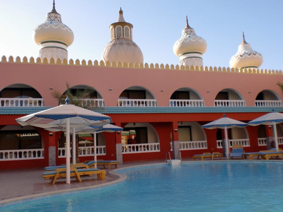 Ein Teil eines Pools Pickalbatros Alf Leila Wa Leila Resort - Neverland Hurghada