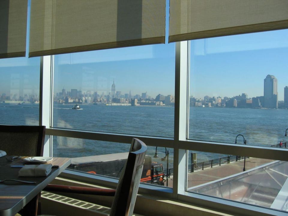 Blick vom Restaurant auf Manhattan Hyatt Regency Jersey City On The Hudson