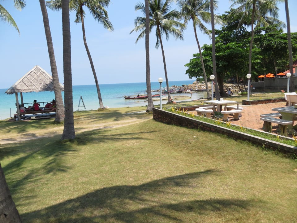 Der Zwischenstrand mit Kiosk-Restaurant  The Fair House Beach Resort
